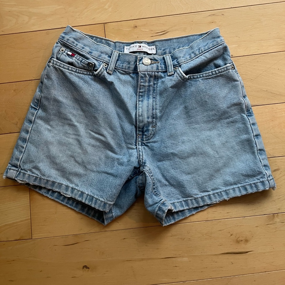 ❌SOLD❌Vintage Tommy Hilfiger shorts